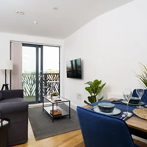 https://1-bed-flat-near-canary-wharf-o2.brighton-hotels-england.com